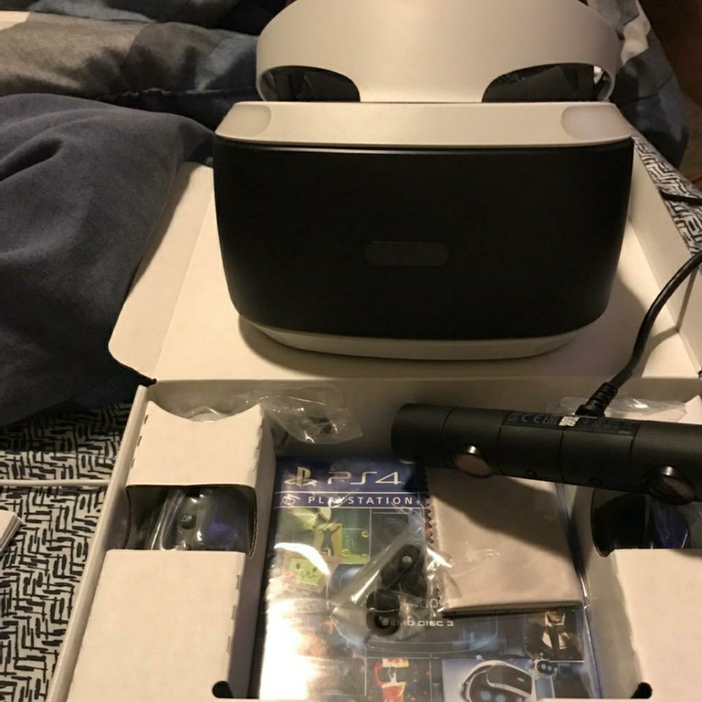 Playstation VR headset + camera and game bundle